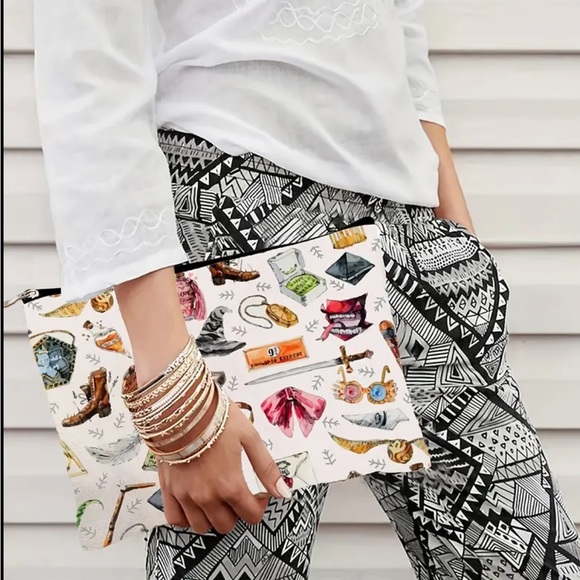 Harry Potter Cosmetic Bag - Picture 3 of 7